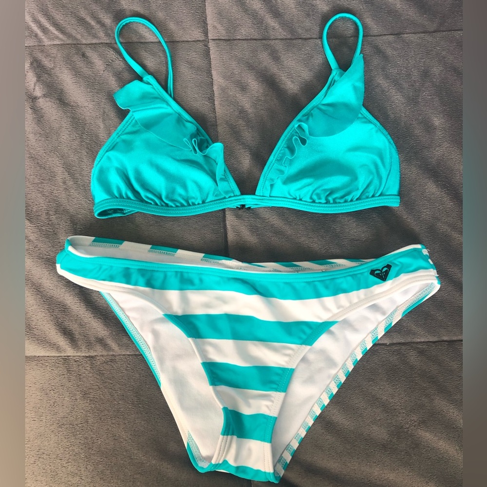 Roxy Bikini Turquoise & White Top Small Bottom Medium